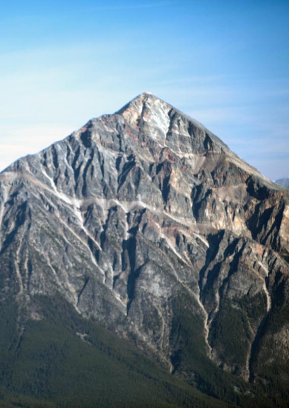 Jasper SkyTram visitors looking at the view of Whistlers Mountain