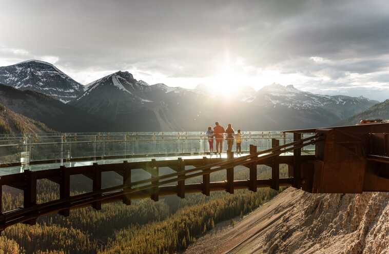 Family taking in the view at the Columbia Icefield Skywalk